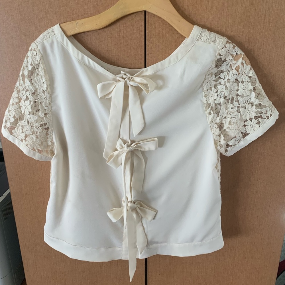Lauren Conrad Ivory Lace Crop Top, size M